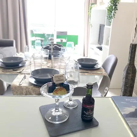 Modern In With Sea View 70 M² * Funchal (Madeira)