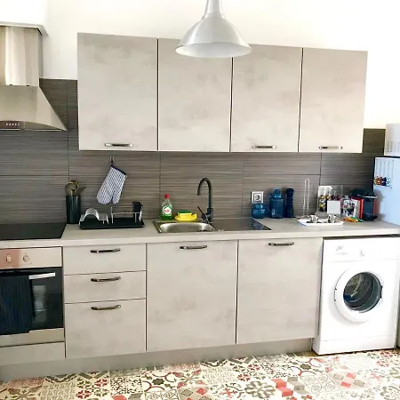 Modern In With Sea View 70 M² דירה *