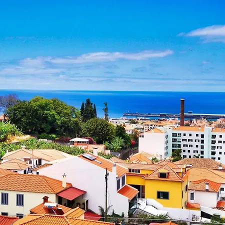 דירה Modern In With Sea View 70 M²