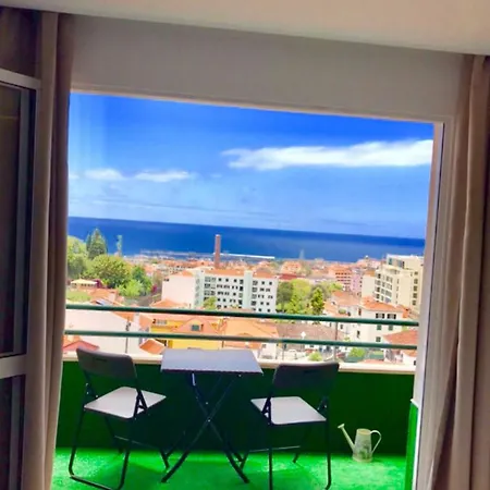 Modern In With Sea View 70 M² Apartment *