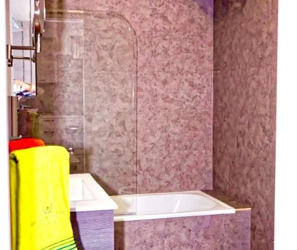 Modern In With Sea View 70 M² 公寓