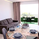 Modern In With Sea View 70 M²